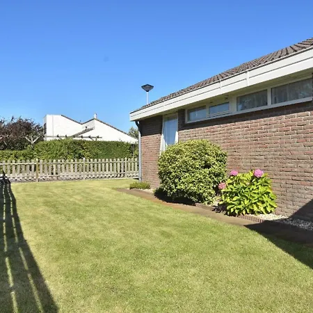Splendid Holiday Bungalow At The Edge Of