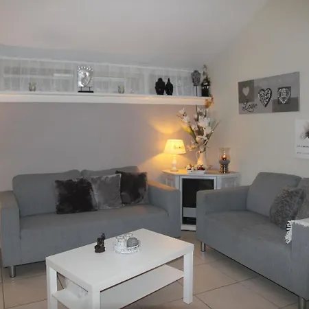 Splendid Holiday Bungalow At The Edge Of Casa vacanze *