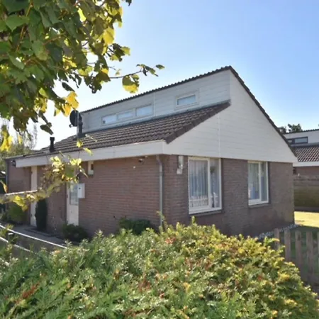 Splendid Holiday Bungalow At The Edge Of Casa vacanze Egmond aan den Hoef